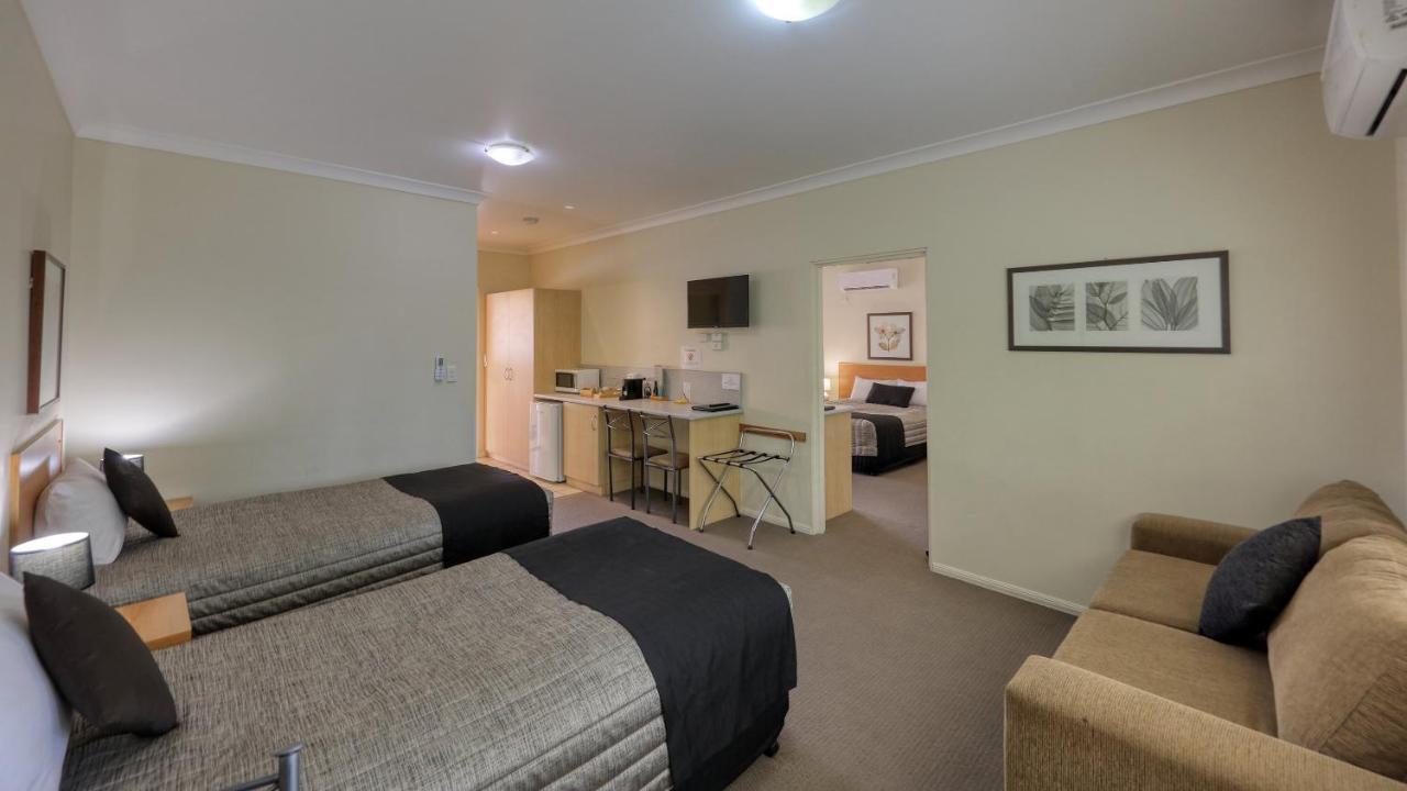 Country Roads Motor Inn Goondiwindi Exterior photo