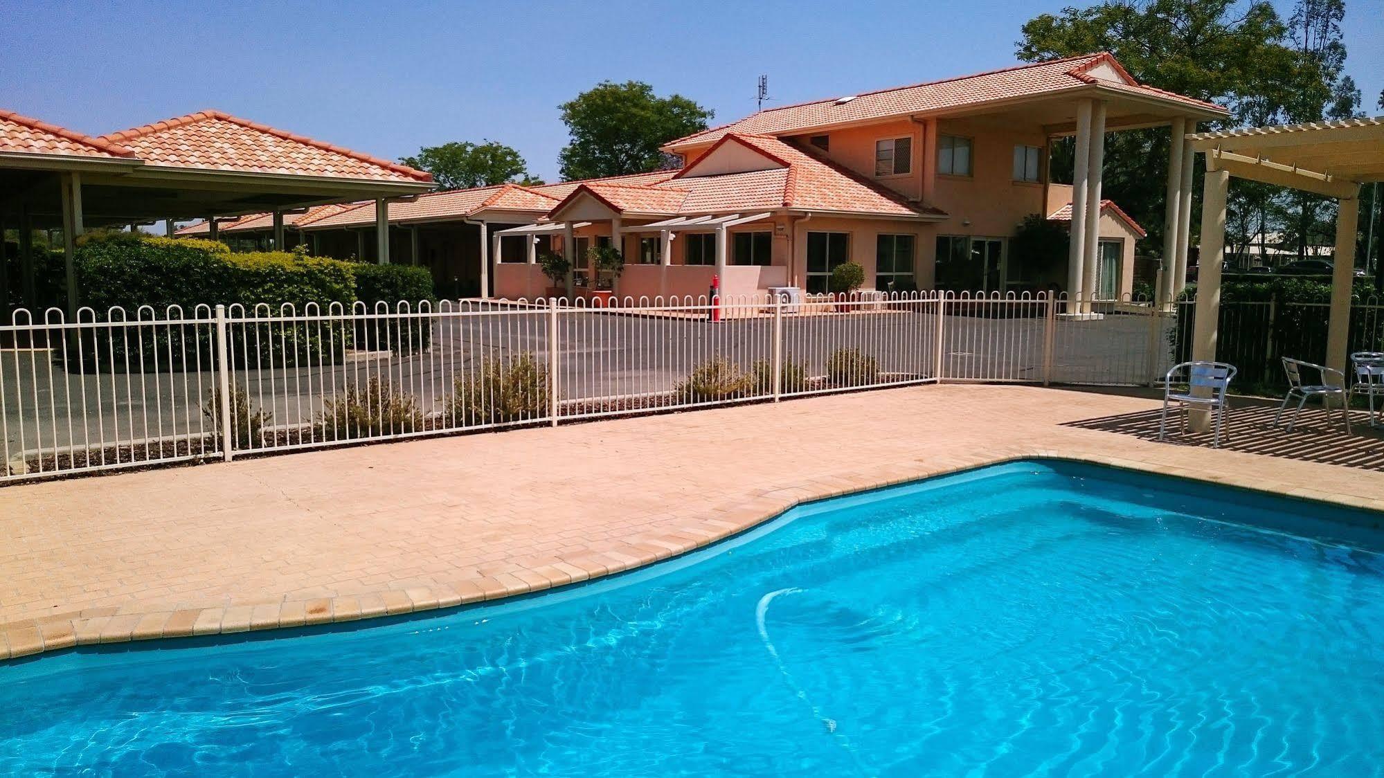 Country Roads Motor Inn Goondiwindi Exterior photo