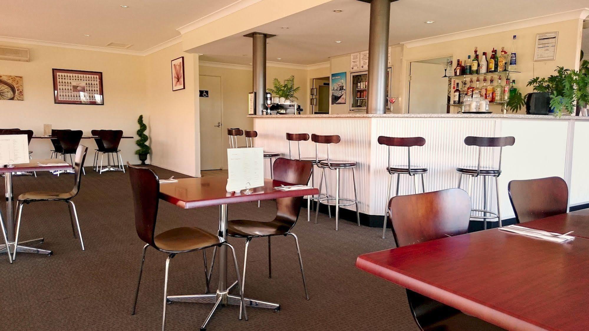Country Roads Motor Inn Goondiwindi Exterior photo